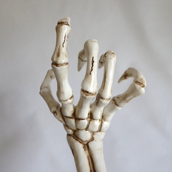 NEW 16” GOTHIC HALLOWEEN SKELETON ARM HOLDING METAL LANTERN CANDLE SCULPTURE - Picture 13 of 14